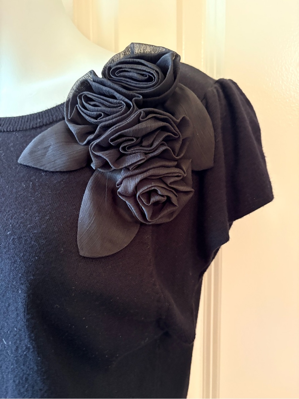 Black Floral-Applique Short Sleeve Top - Women, size L